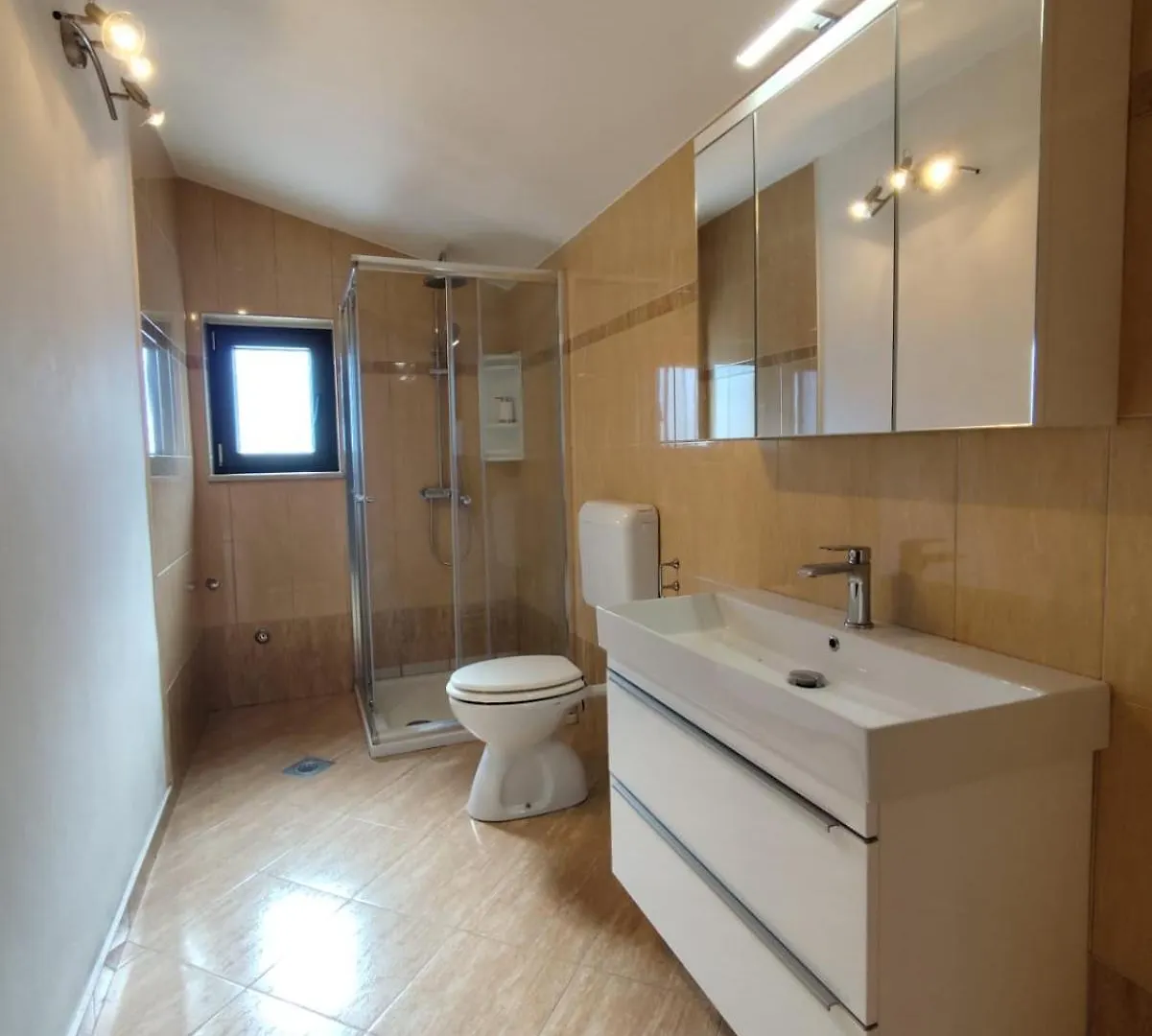 Villa Tramonto 4 Stars, Krnica